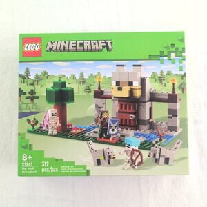 Lego Minecraft The Wolf Stronghold New & Sealed In Box 312 Pieces Age 8+